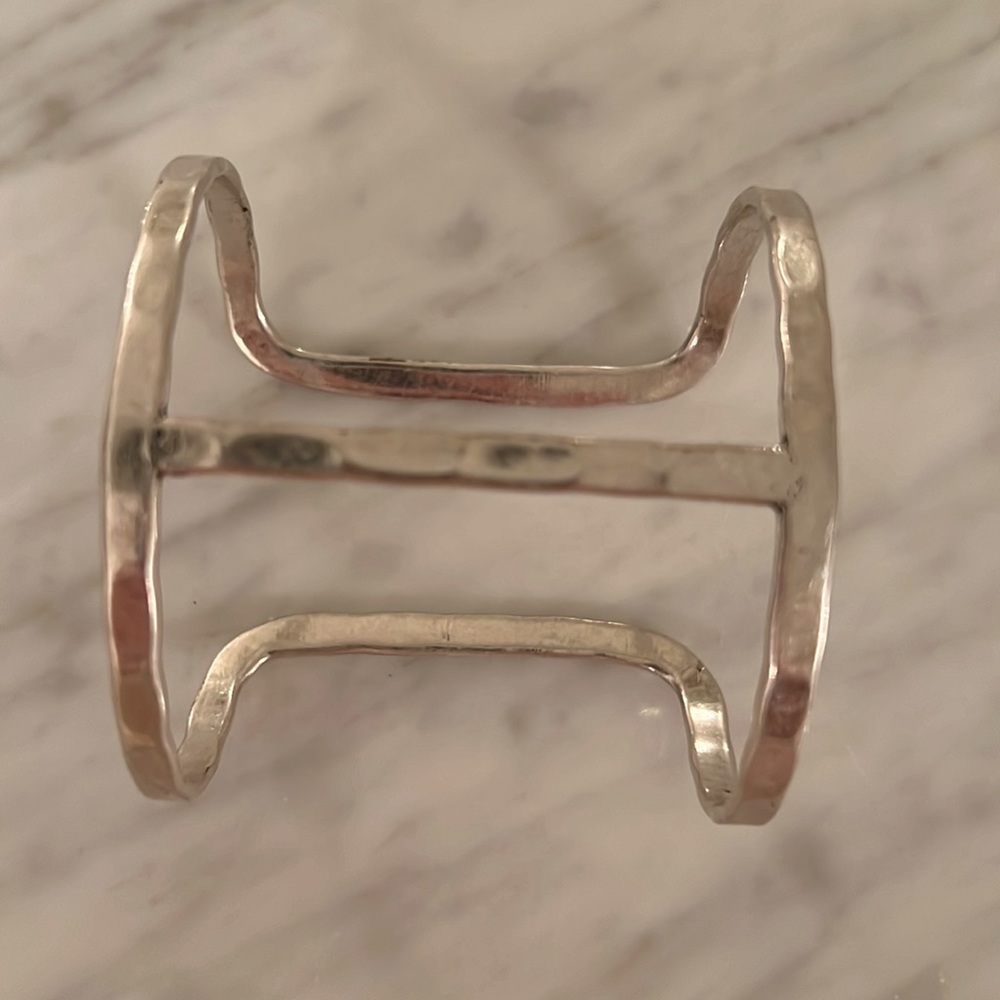 Lucky brand hammered silver cuff bracelet - Picture 2 of 3